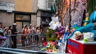 Decoración de la calle Verdi después del incendio