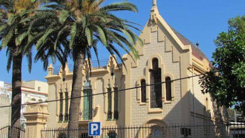 Edifici carrer d'Artur Carbonell a Sitges