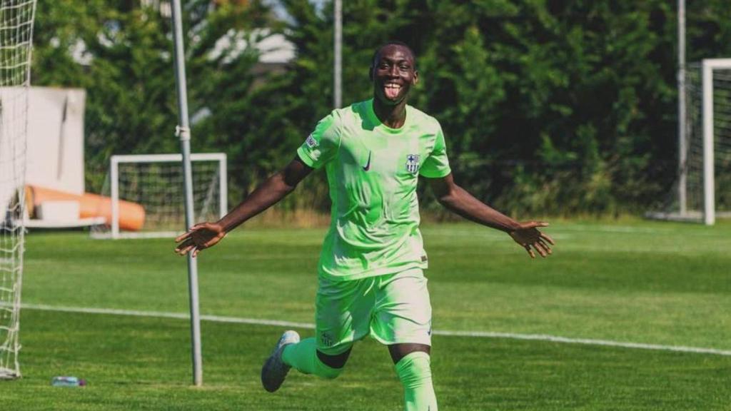 Alieu Drammeh jugando con el Cadete A del Barça