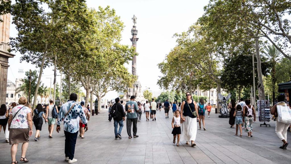 Turistes a les Rambles de Barcelona
