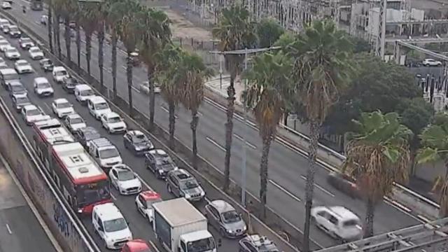 Imagen de la Ronda de Dalt en Via Júlia cortada