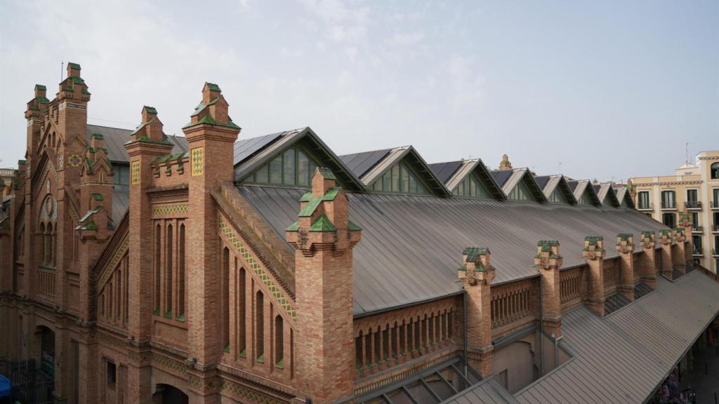 Placas solares en el Mercat de Sants