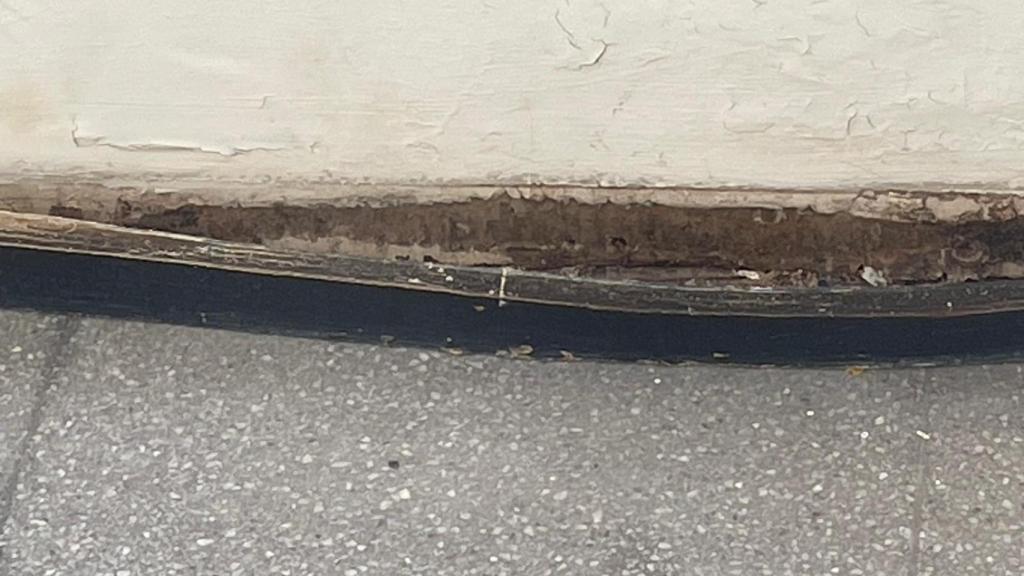 Cableado suelto en la residencia Sant Jordi de Cornellà