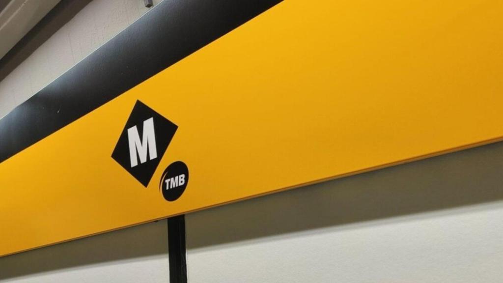 Cartell de la L4 del Metro de Barcelona