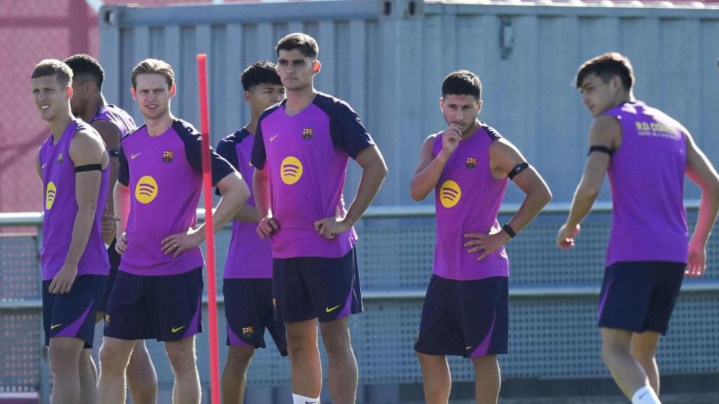 Los jugadores del Barça se entrenan antes de enfrentarse al Rayo Vallecano