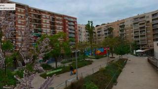El parque de los Jardins de la Mediterrània que los vecinos de Sants-Montjuïc piden que se cierre por las noches