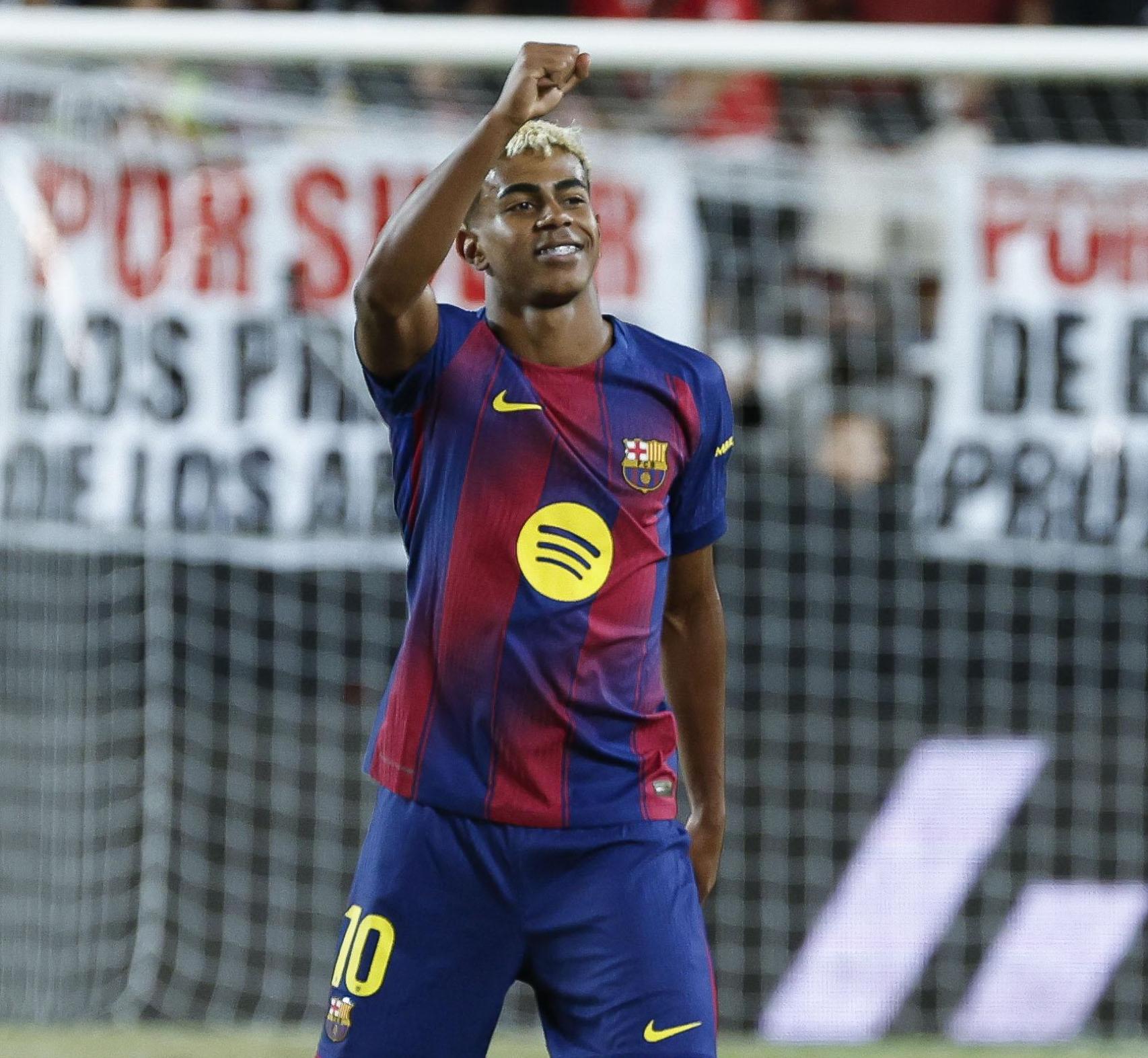 Lamine Yamal se pone la chistera de mago en el Rayo-Barça