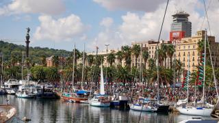 Barcelona despide a la Global Sumud Flotilla rumbo a Gaza en una histórica acción humanitaria