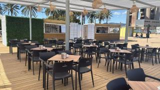 El chiringuito 'Sun Sea Bar' en la playa del Fòrum de Sant Adrià
