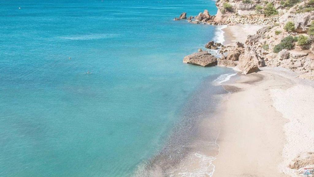 La playa con más misterio de Cataluña: contrabando, desapariciones y plató de cine