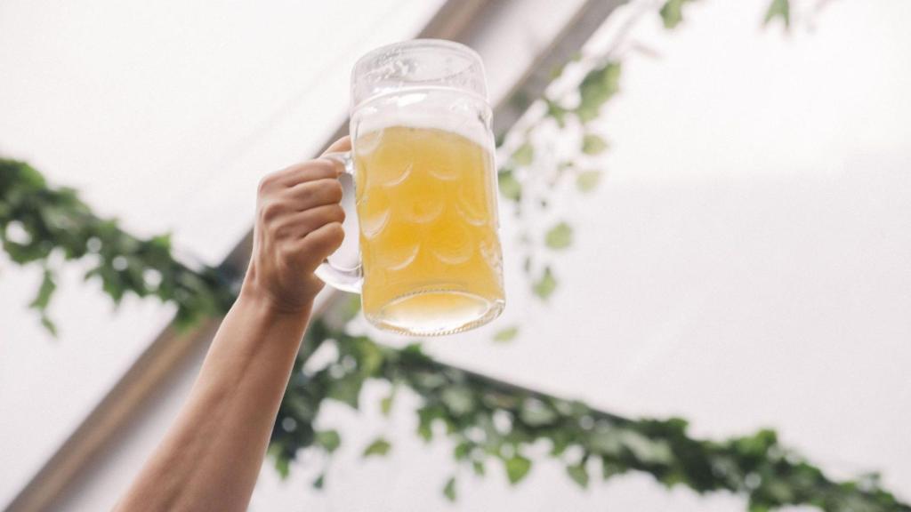 Una cerveza del San Miguel Biergarten al Poble Espanyol de Barcelona