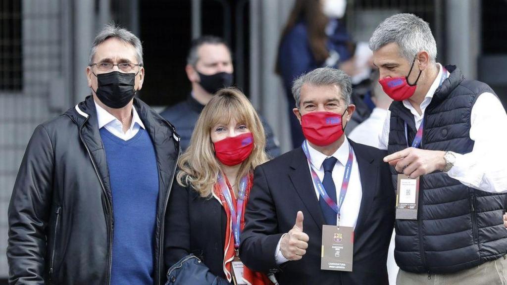 Valero Rivera, Manana Giorgadze, Joan Laporta y Enric Masip, durante la campaña electoral de las elecciones presidenciales del Barça, en 2021