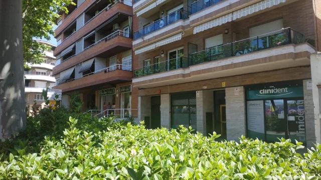 Viviendas y comercios de la Rambla Marquesa de Sant Feliu