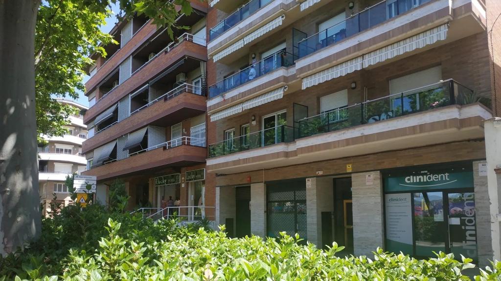 Viviendas y comercios de la Rambla Marquesa de Sant Feliu