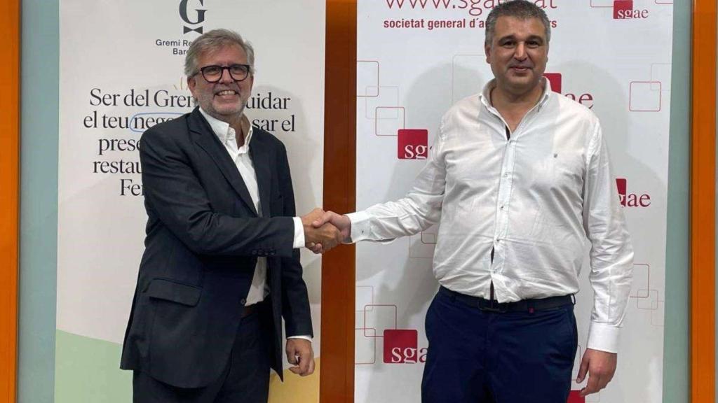 El director de SGAE en Catalunya y Balears, Lluís Gómez, i el director general del Gremi de Restauració, Roger Pallarols