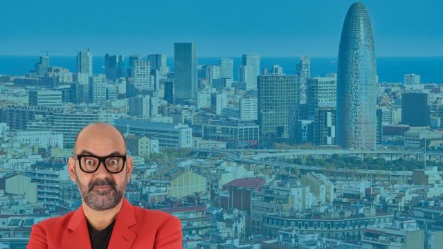 José Corbacho en un fotomontaje con Barcelona de fondo