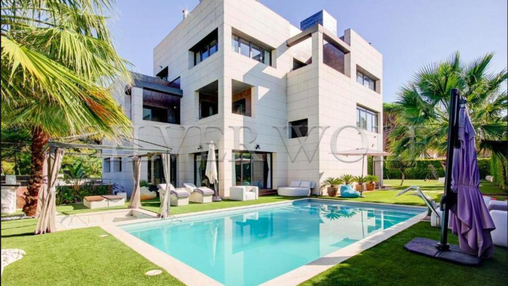 La casa de Seydou Keita vista desde el exterior en Gavà Mar