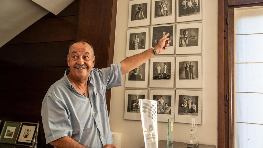 Joan Villadelprat mostra imatges del seu pas per la Fórmula 1