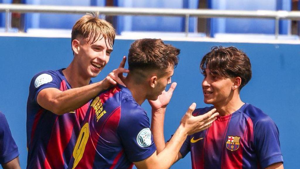 El Barça B celebra la victoria ante el Porreres, en el primer partido en Segunda RFEF