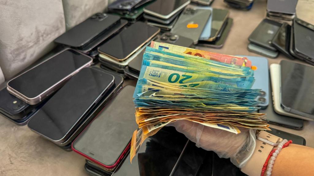 Telèfons i diners intervenits
