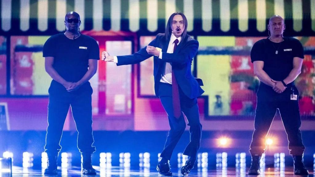 El artista Tommy Cash durant el seu directe a l'Eurovisió