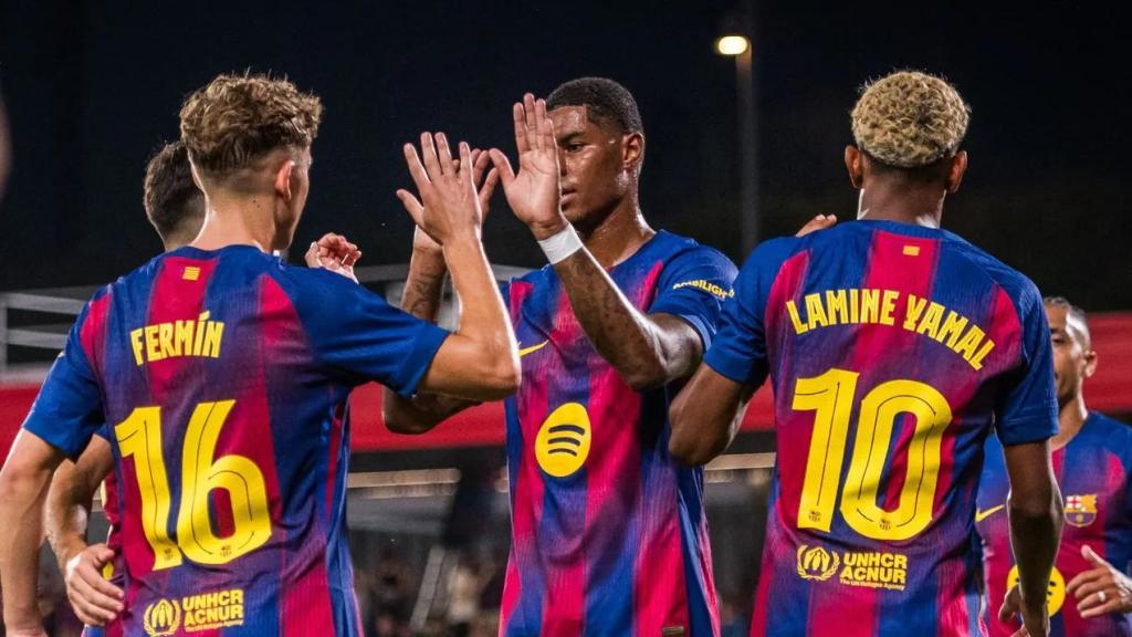 El Barça celebra un gol ante el Como en el Estadi Johan Cruyff, escenario del Gamper