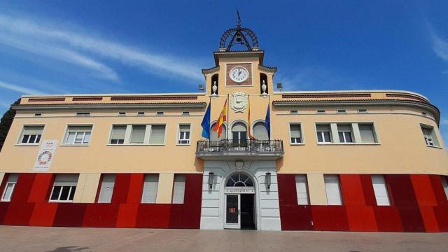 Exterior del Ayuntamiento de Santa Coloma