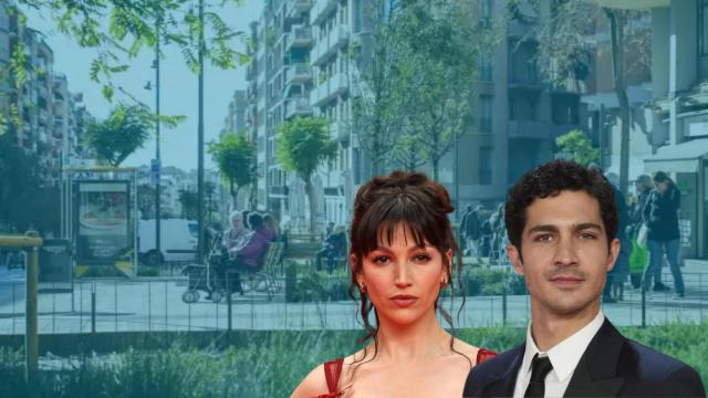 Montaje de Úrsula Corberó y Chino Darín conuna calle del barrio de la Vila de Gràcia en Barcelona