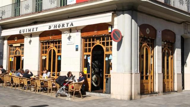 Terraza del bar Quimet d'Horta, ubicado en el barrio de Horta