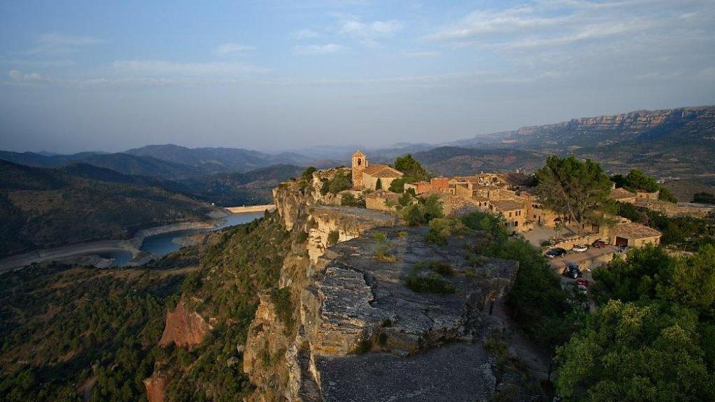Vistas panorámicas de Siurana, el pueblo medieval a dos horas de Barcelona