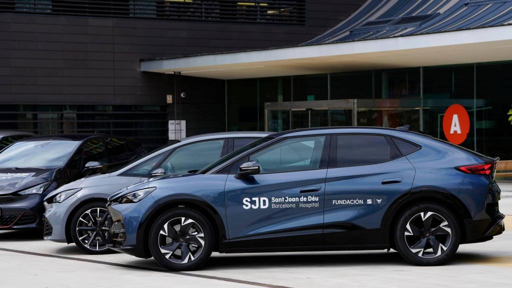 Los coches donados por Seat al Hospital Sant Joan de Déu