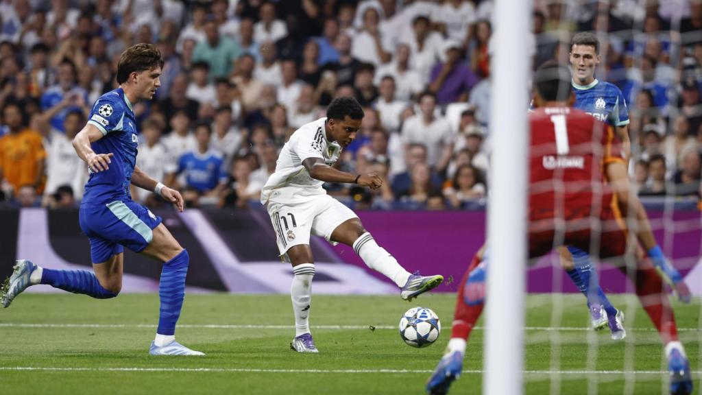 Rodrygo Goes tira a puerta en el Real Madrid-Olympique de Marsella