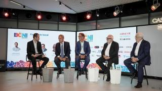 Ángel Díaz, vicepresidente de Amics de la Rambla y responsable de Observatori Rambla, Javier Cottet, CEO de Cottet y socio de Comertia, Gabriel Jené, presidente de Barcelona Oberta y Màxim López, gerente de Comercio, Restauración, Alimentación y Mercados en la jornada inaugural de la tercera edición del foro BCN Desperta