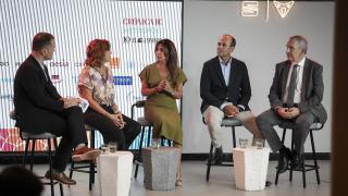 Ponentes durante la mesa 'BCN polo europeo de ciencia y sanidad' en el foro 'Barcelona Desperta'