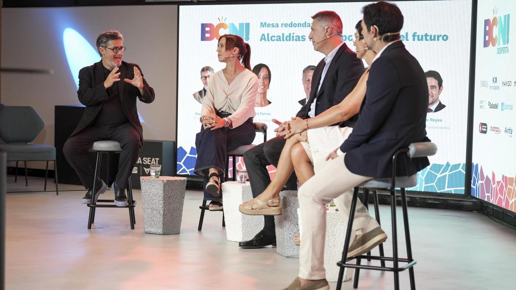 Mesa redonda con Marta Farrés, alcaldesa de Sabadell, Xavier García Albiol, alcalde de Badalona Filo Cañete, alcaldesa de Sant Adrià de Besós y Manu Reyes, alcalde de Castelldefels