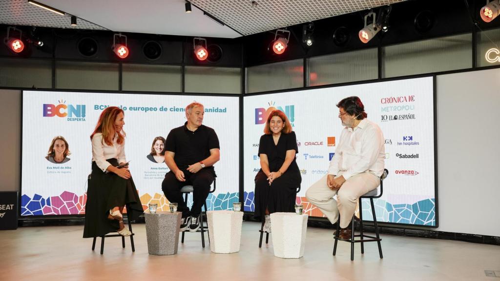 Anna Guitart, comisaria del Ayuntamiento de Barcelona; Carlos Zanon; Miguel Aguilar, editor de Random House