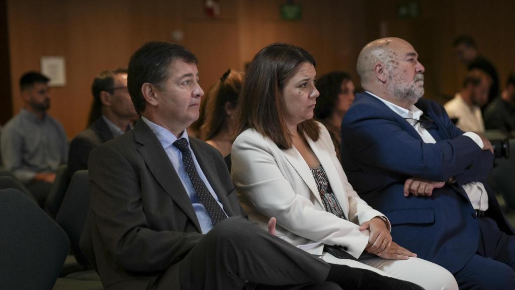 Gonzalo Baratech, presidente del consejo de administración, Laura Jiménez, directora general, y Xavier Salvador, CEO de Grupo de Medios Global (GMG)