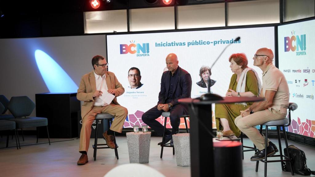 Alejandro Tercero (Crónica Global), Xavier Vilajoana (APCE), Carme Trilla (Hàbitat3) y José García Montalvo (economista), en el BCN Desperta!
