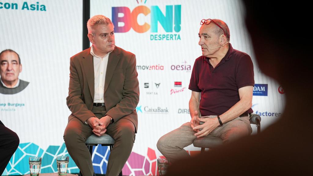 Òscar Oliver, exdirector comercial de Aeroports de Catalunya, y Josep Burgaya, analista, en el III Foro BCN Desperta