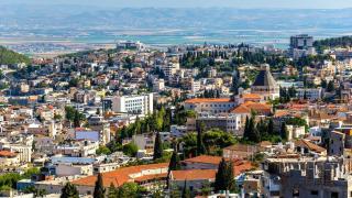 Parece Israel, pero es Barcelona: el barrio catalán que demuestra que la convivencia es posible