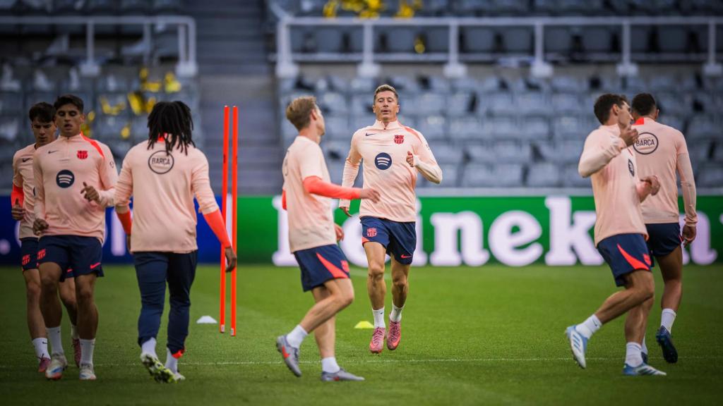 Las tres grandes sorpresas de Hansi Flick en el once del Barça para asaltar St James Park