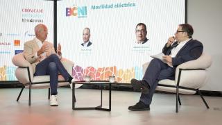 Markus Haupt interviene durante el debate sobre movilidad eléctrica en 'Barcelona Desperta'