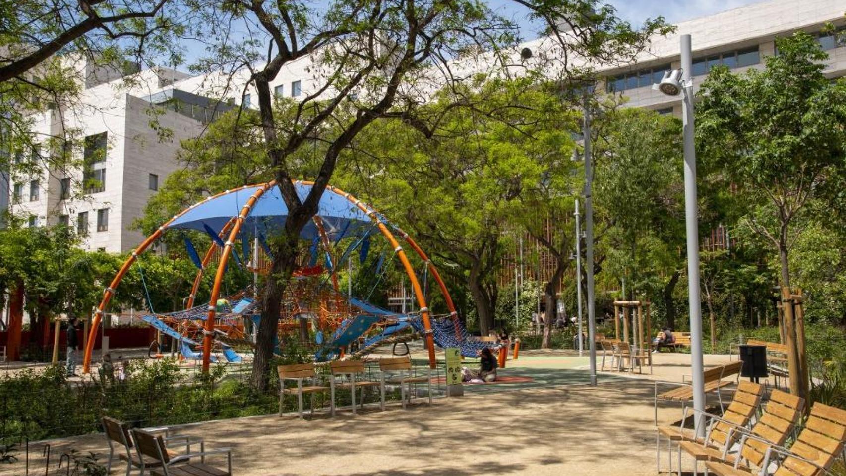 Los nuevos jardines de Sant Joan de Déu florecen en Les Corts