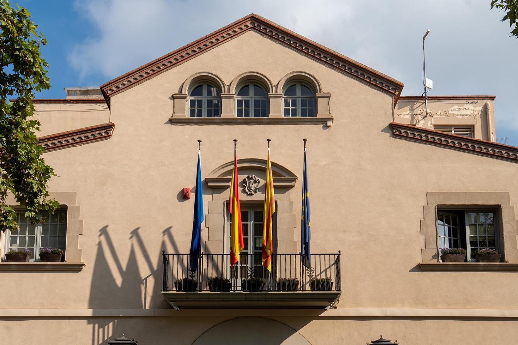Balcón del Ayuntamiento de Esplugues desde donde se celebrará el pregón de la Fiesta Mayor