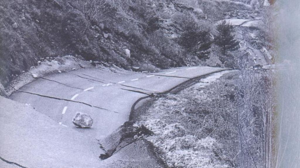La carretera del Pont de Bar tras las lluvias