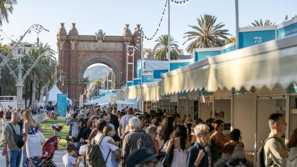 Visitantes de la Setmana del Llibre en Català en Barcelona durante una edición anterior