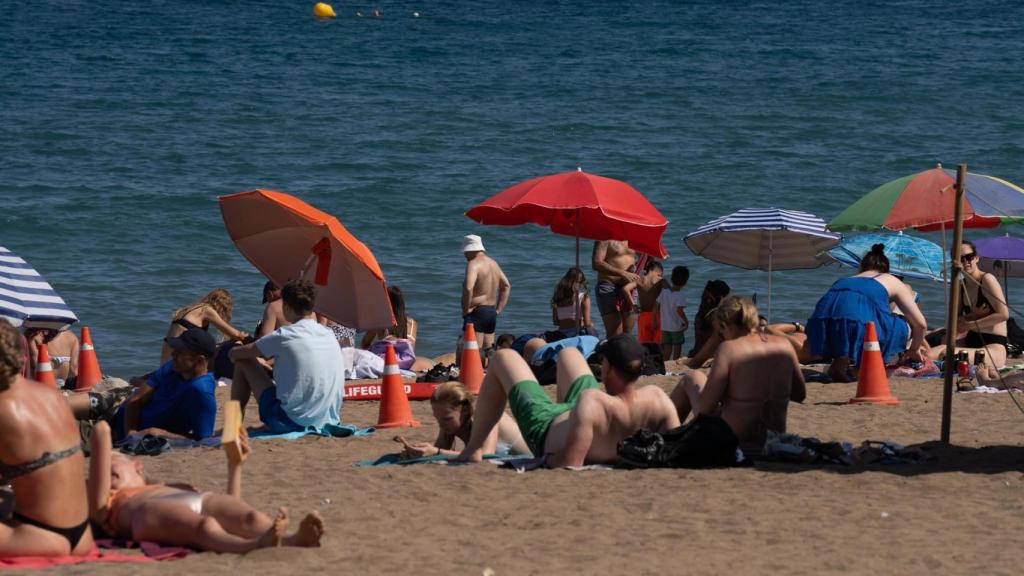 Varias personas en la playa