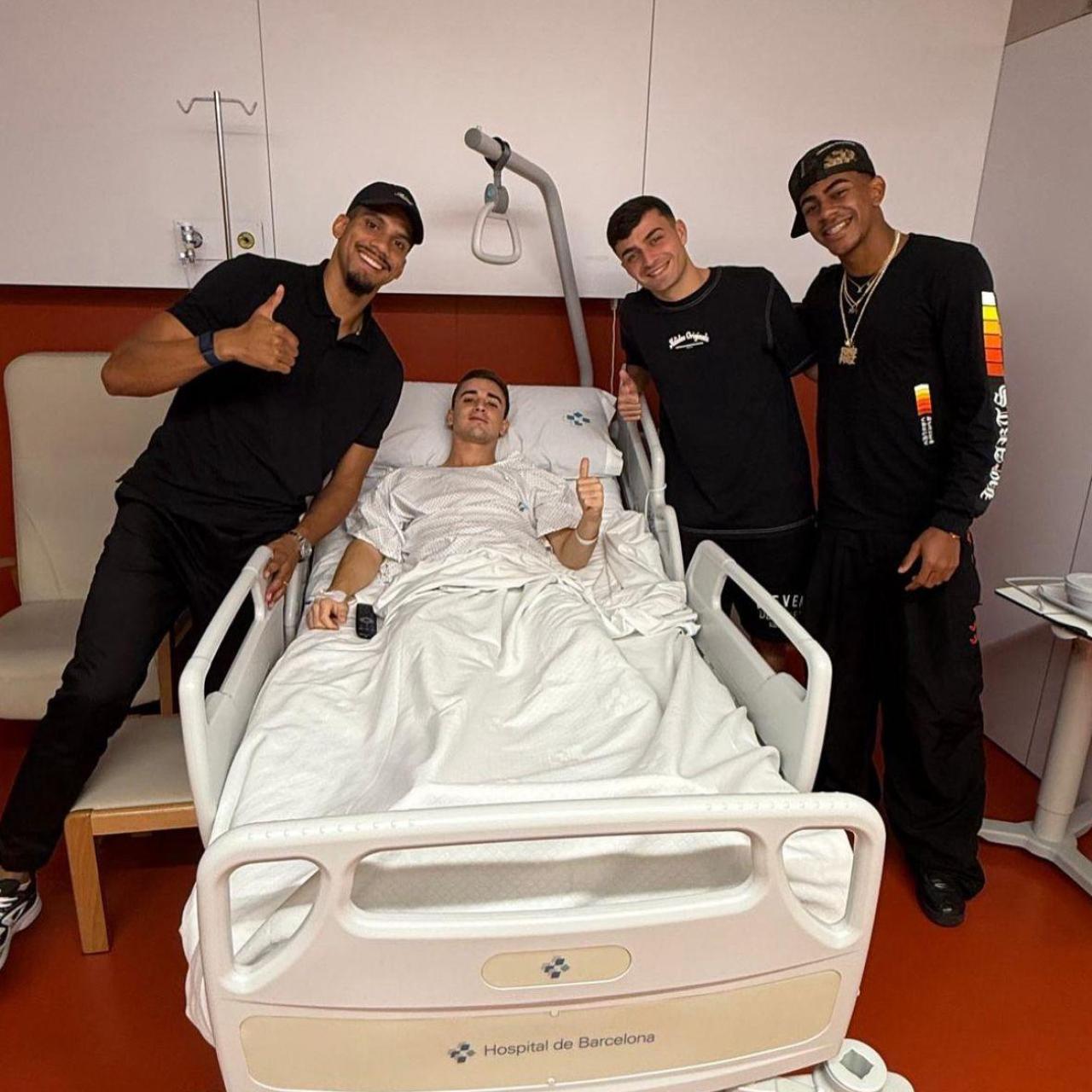 La fotografía que publica Gavi en su Instagram tras ser operado