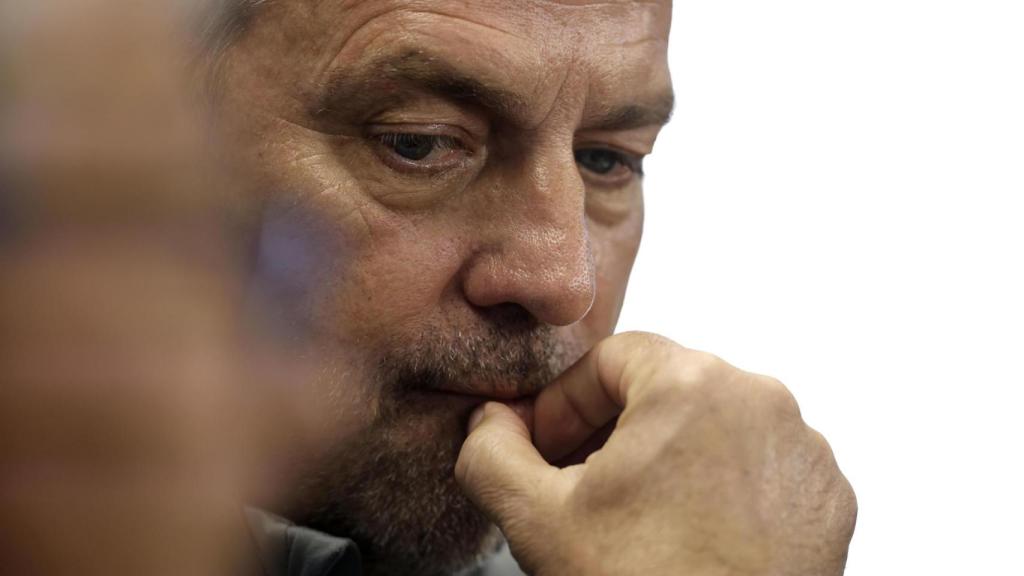 Hansi Flick medita su respuesta en rueda de prensa antes del Real Oviedo-Barça