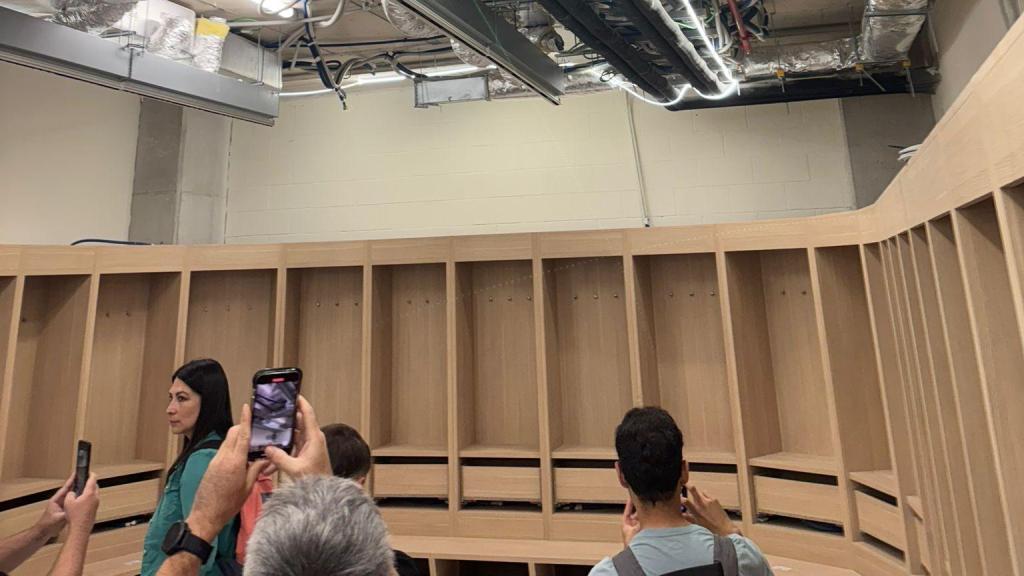 Los vestuarios visitantes del Spotify Camp Nou en septiembre 2025